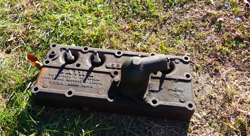 Illustration for article titled Here's What The Inside Of A Neglected World War II Jeep Engine Looks Like
